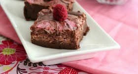 Low Carb Raspberry Cheesecake Brownies