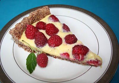 lime curd tart with raspberries (low carb and gluten free)