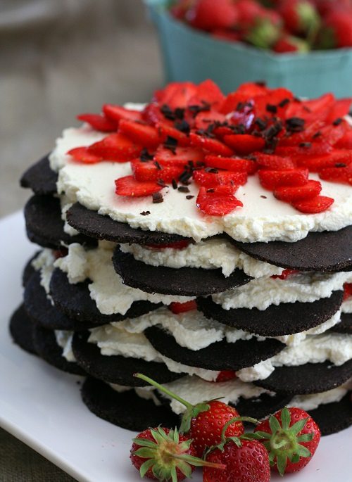 Low Carb Strawberry Icebox Cake with Chocolate Wafers 