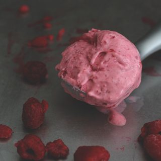 Low Carb Raspberry Frozen Yogurt