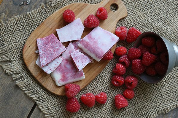 Delicious and healthy raspberry coconut bark recipe, perfect for low carb or keto diets. Great as fat bombs!