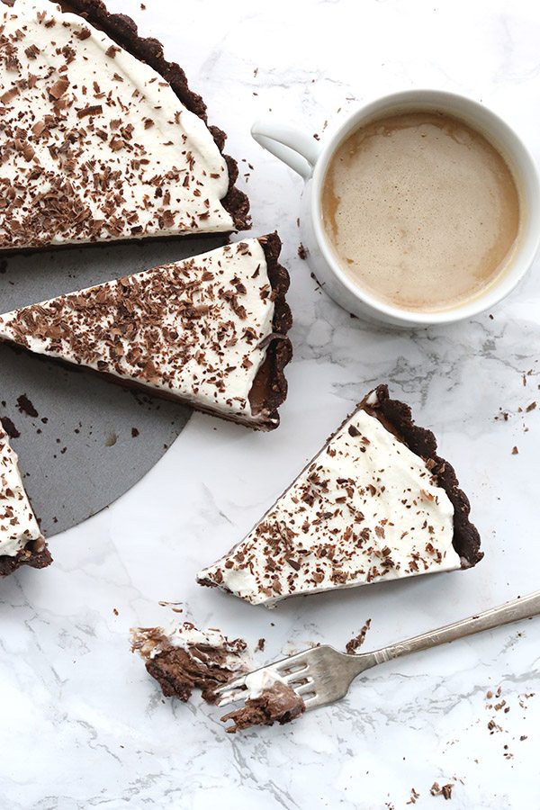 So creamy and chocolatey, this keto chocolate mousse tart is easy to make. Low carb, grain-free, THM, Banting, Atkins. 