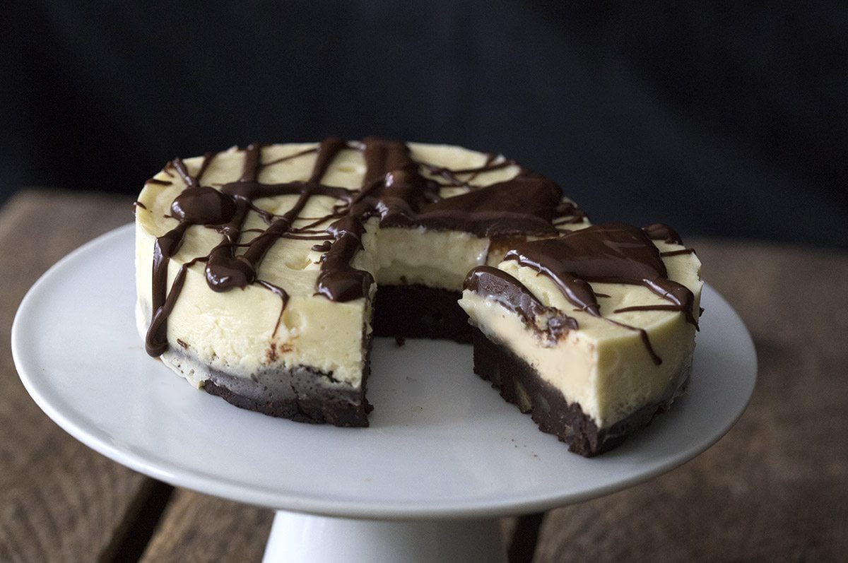 Mini low carb grain-free Chocolate Brownie Cheesecake recipe. 