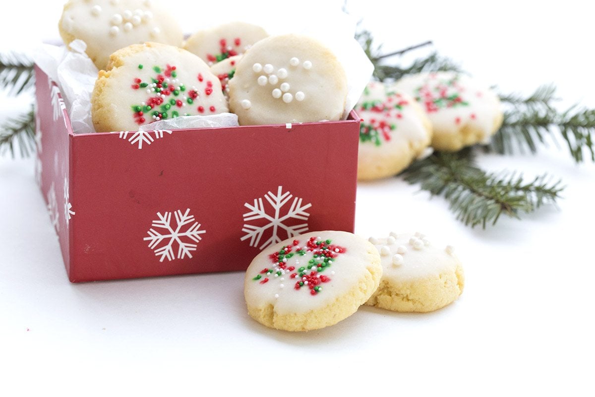 A low carb keto classic! Italian Christmas cookies get a low carb makeover. 