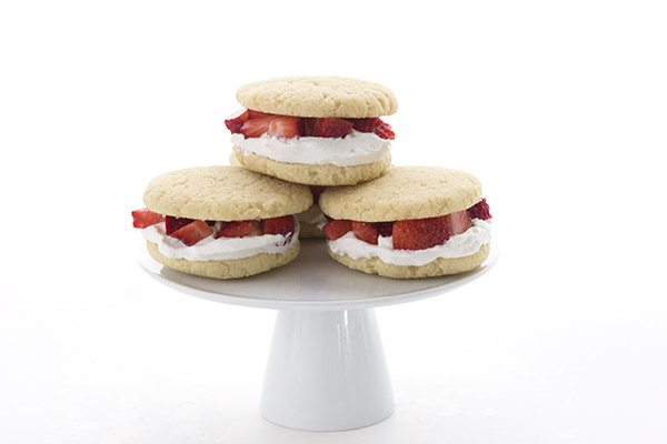 These low carb whoopie pies taste just like strawberry shortcake! Grain-free and sugar-free. 