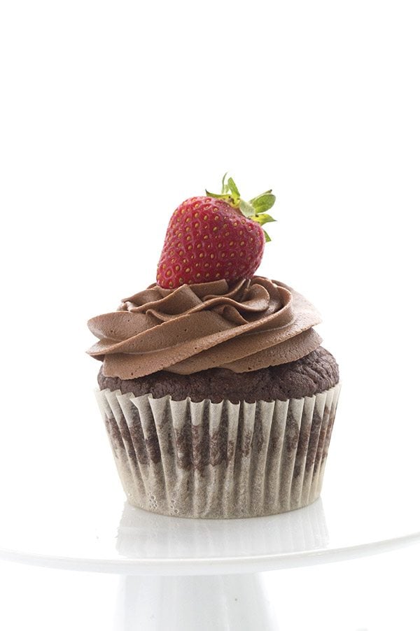Best low carb chocolate cupcakes with a creamy chocolate buttercream frosting. 