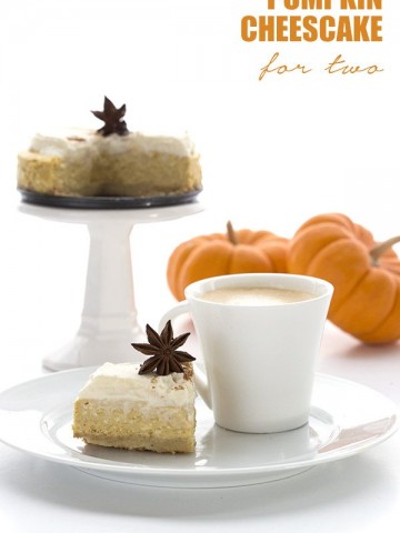 Mini Low Carb Pumpkin Cheesecake Recipe #lowcarb #sugarfree #keto #pumpkincheesecake
