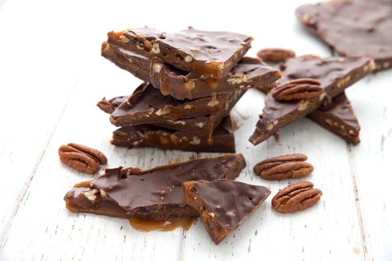 Keto Pecan Turtle Bark - All Day I Dream About Food