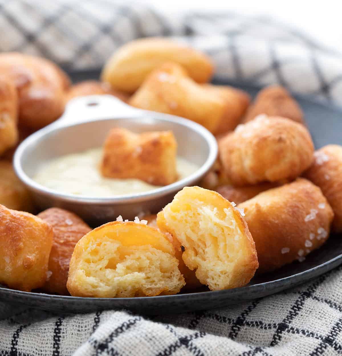 https://alldayidreamaboutfood.com/wp-content/uploads/2022/06/Pretzel-Bites-Square.jpg